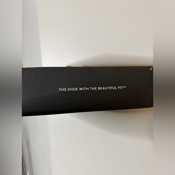 Naturalizer Black Strappy Heels Size 9 (has damage) dirty will clean b4 ship - Picture 8 of 11